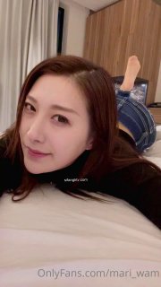 少妇装睡让我滑了进去想射我老婆一屁股的有没有